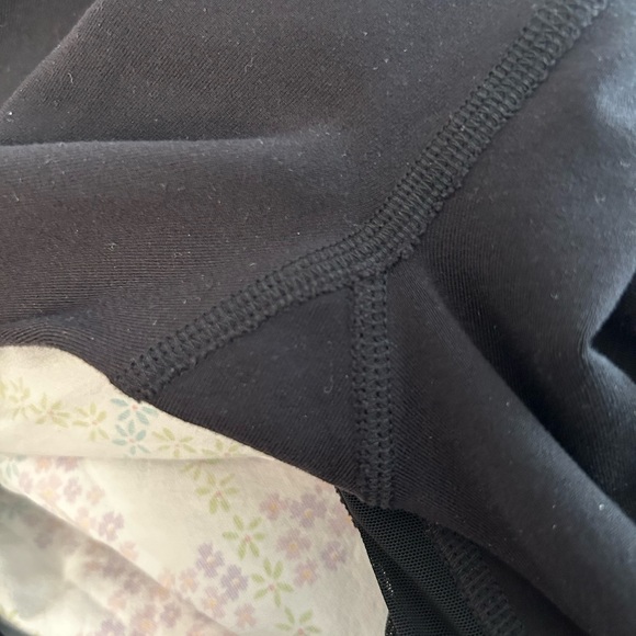 Alo Yoga Crop Pant with Mesh Small - Picture 11 of 11